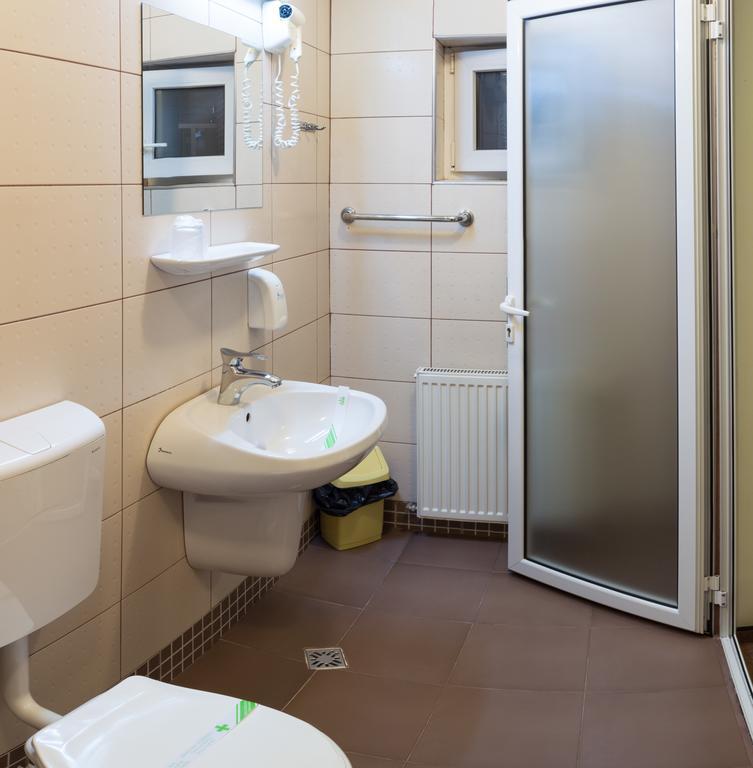 Vila Rosa Hotel Cluj-Napoca Bilik gambar