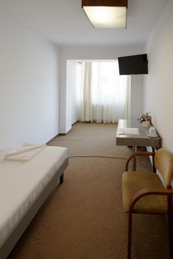 Vila Rosa Hotel Cluj-Napoca Luaran gambar
