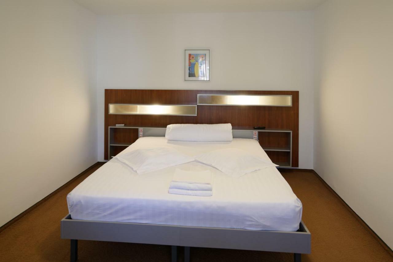 Vila Rosa Hotel Cluj-Napoca Luaran gambar