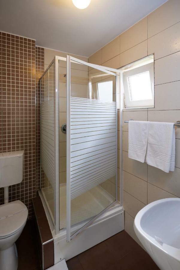 Vila Rosa Hotel Cluj-Napoca Luaran gambar